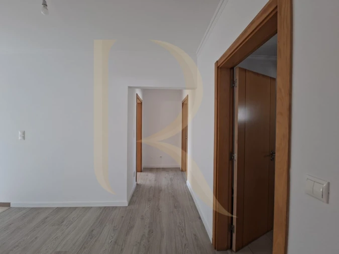 Moradia T5 para Venda em Laranjeiro e Feijó Foto 14