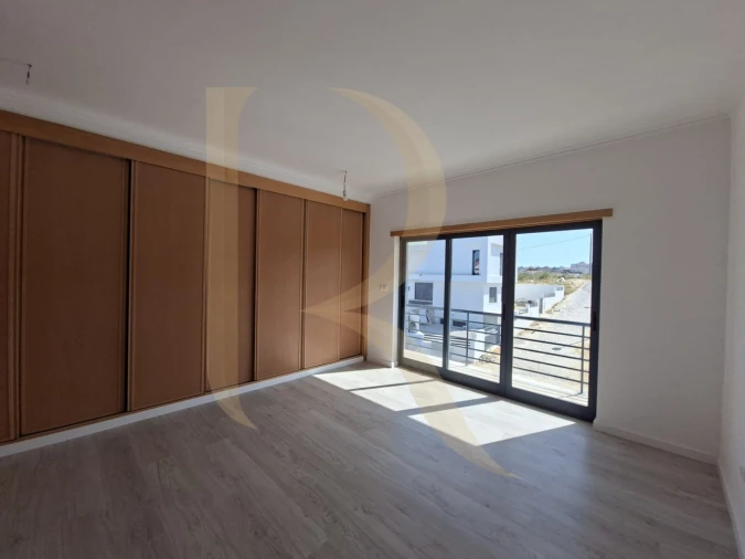 Moradia T5 para Venda em Laranjeiro e Feijó Foto 22