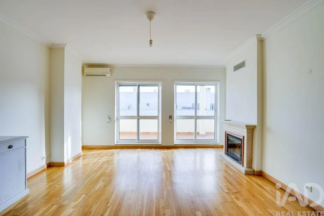Apartamento T3 para Arrendamento em Olivais Foto 2