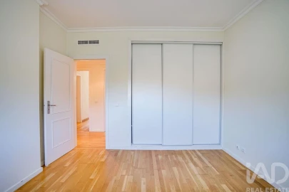 Apartamento T3 para Arrendamento em Olivais