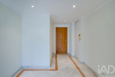 Apartamento T3 para Arrendamento em Olivais