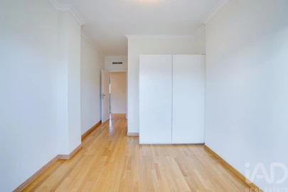 Apartamento T3 para Arrendamento em Olivais