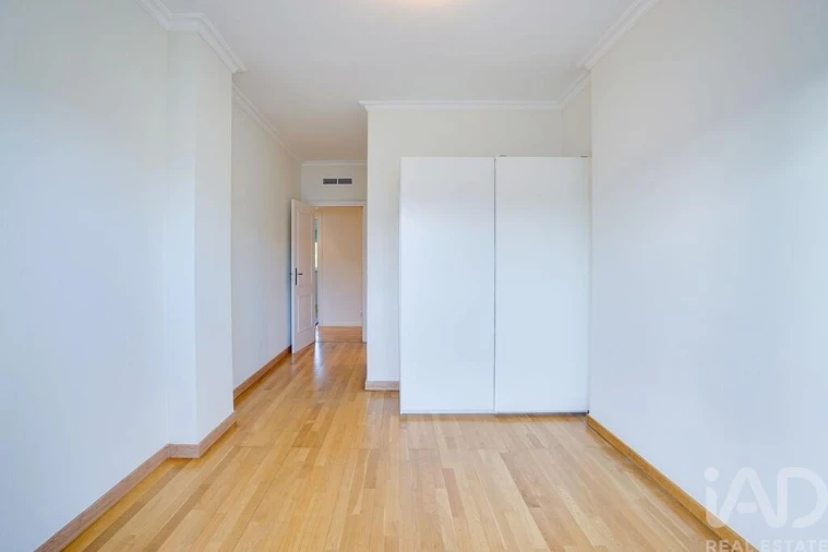 Apartamento T3 para Arrendamento em Olivais Foto 13