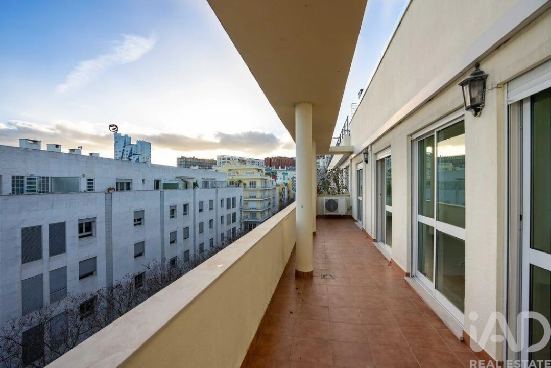 Apartamento T3 para Arrendamento em Olivais Foto 21