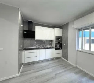 Apartamento T1 para Venda em Venteira