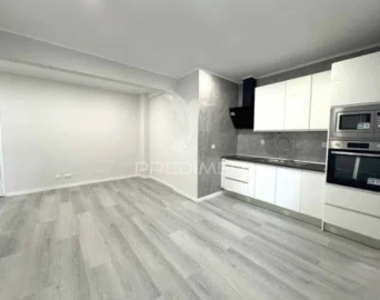 Apartamento T1 para Venda em Venteira