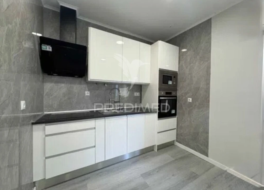 Apartamento T1 para Venda em Venteira Foto 4