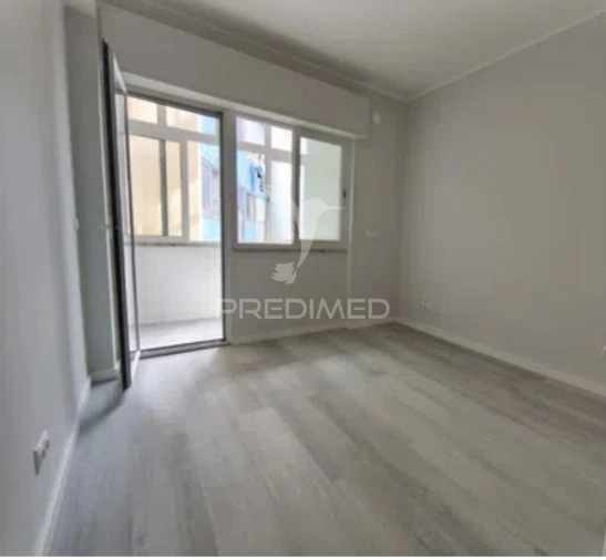 Apartamento T1 para Venda em Venteira Foto 12