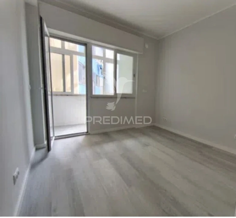 Apartamento T1 para Venda em Venteira Foto 12