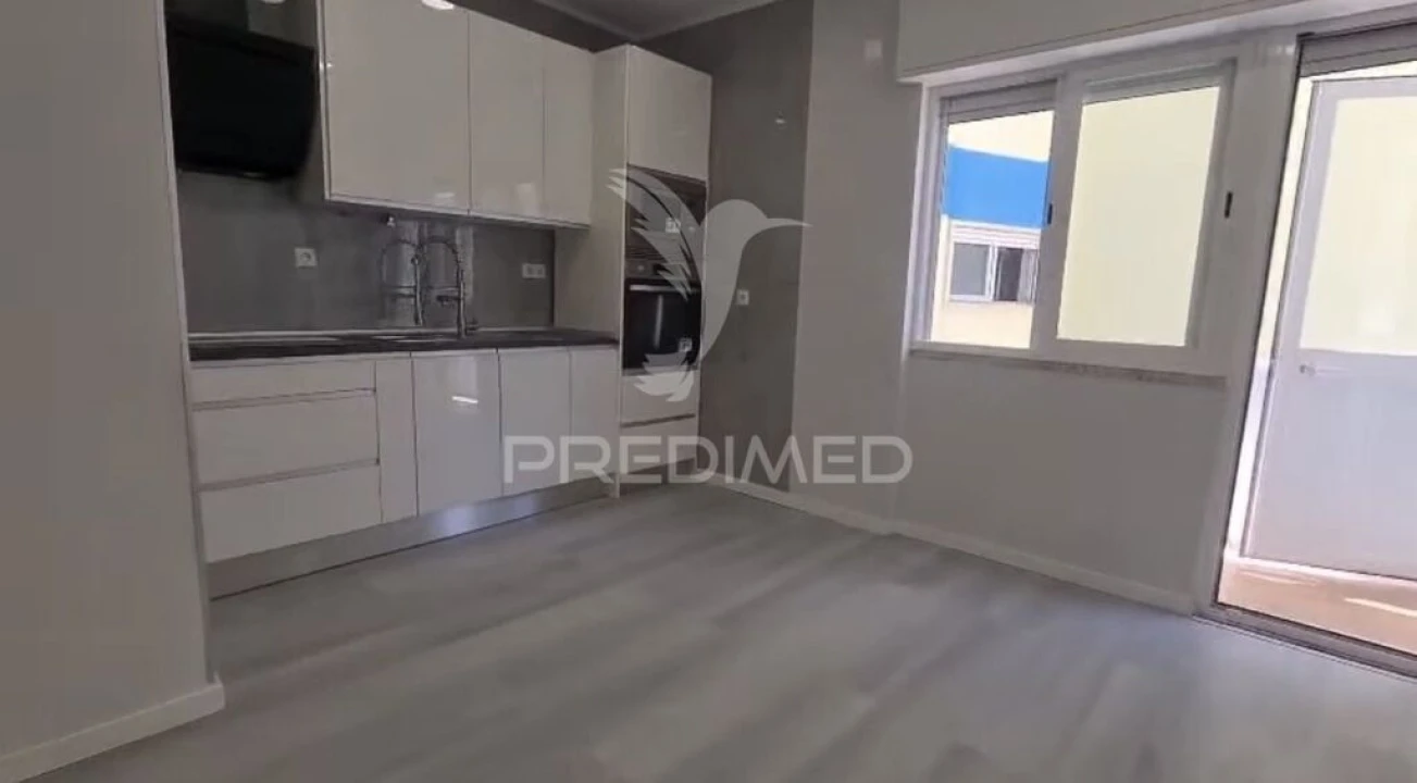 Apartamento T1 para Venda em Venteira Foto 8