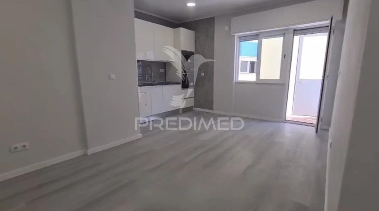 Apartamento T1 para Venda em Venteira Foto 7