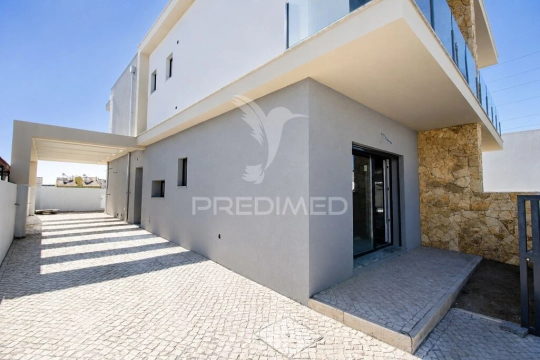 Moradia T3 para Venda em Fernao Ferro Foto 2