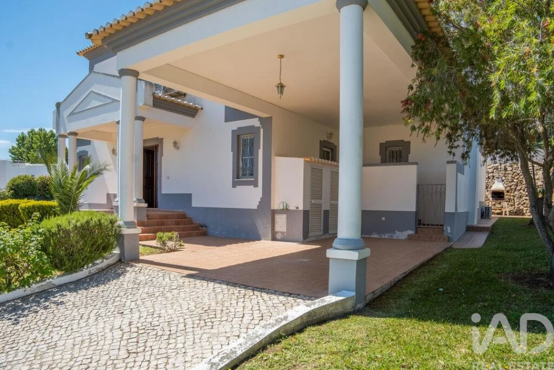 Moradia T4 para Venda em Albufeira e Olhos de Água Foto 9
