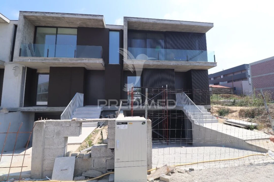 Moradia T3 para Venda em Merelim (São Pedro) e Frossos Foto 3