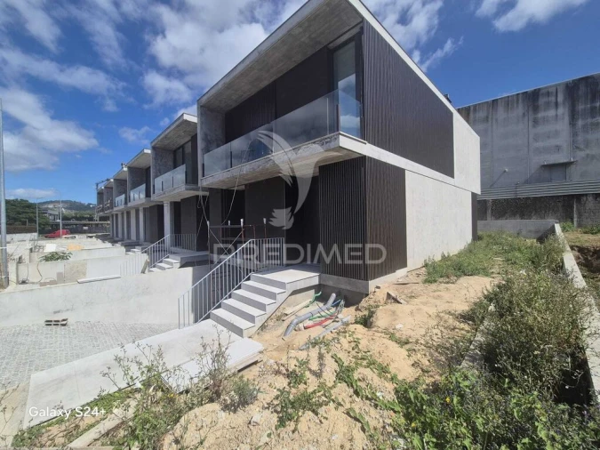 Moradia T3 para Venda em Merelim (São Pedro) e Frossos Foto 3