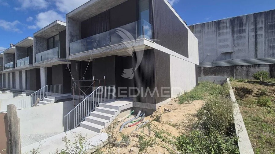 Moradia T3 para Venda em Merelim (São Pedro) e Frossos