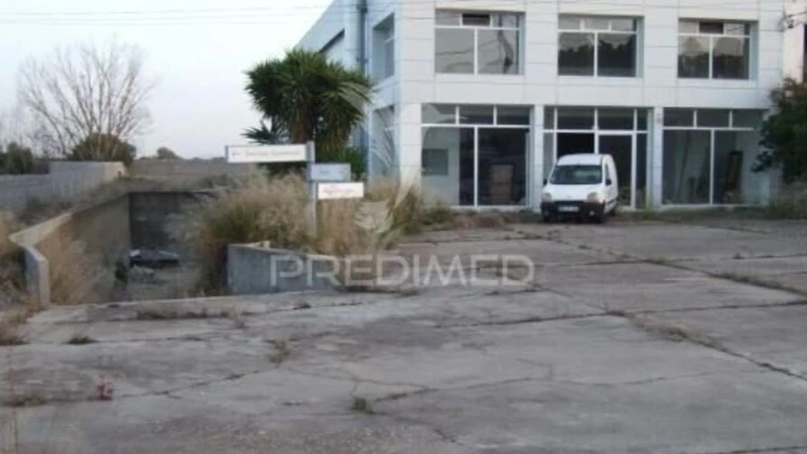 Armazém para Venda em Barbacena e Vila Fernando