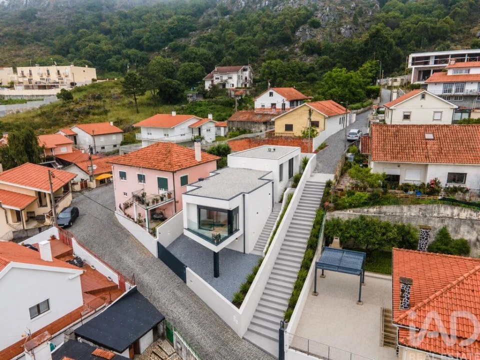 Moradia T3 para Venda em Belinho e Mar Foto 1