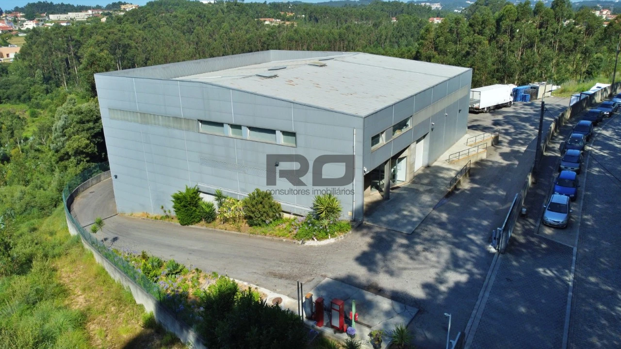 Armazém para Arrendamento em Sandim, Olival, Lever e Crestuma Foto 1