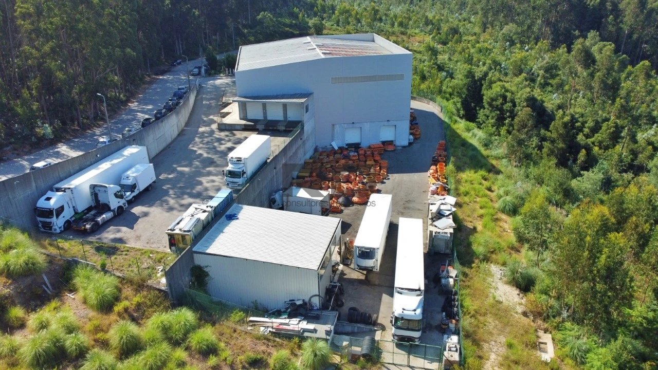 Armazém para Arrendamento em Sandim, Olival, Lever e Crestuma Foto 2