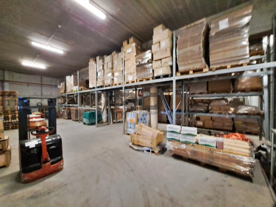 Armazém para Arrendamento em Sandim, Olival, Lever e Crestuma Foto 5