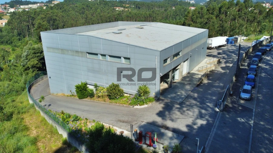 Armazém para Arrendamento em Sandim, Olival, Lever e Crestuma