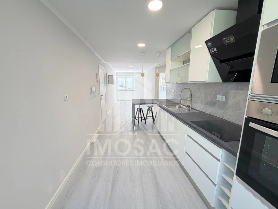 Apartamento T2 para Venda em Benfica Foto 2