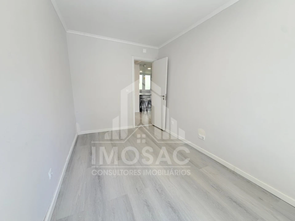 Apartamento T2 para Venda em Benfica Foto 8