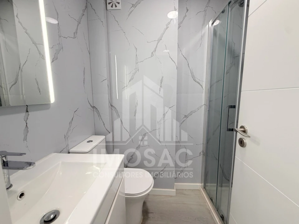 Apartamento T2 para Venda em Benfica Foto 9
