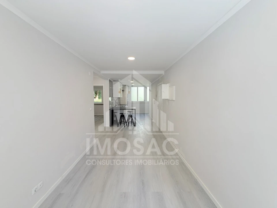 Apartamento T2 para Venda em Benfica Foto 4