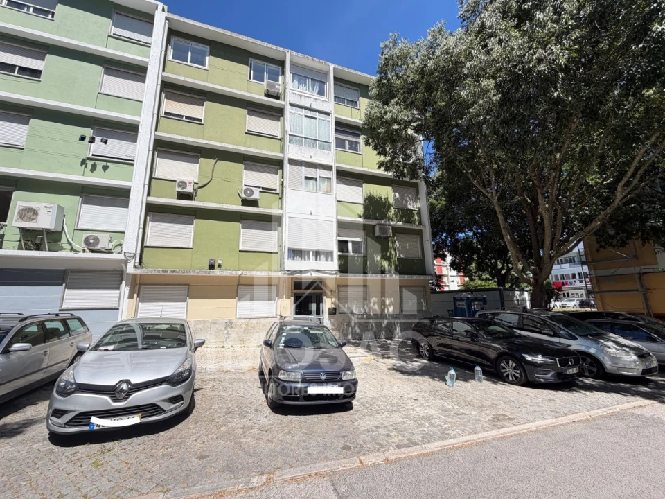 Apartamento T2 para Venda em Benfica Foto 13