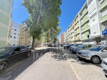 Apartamento T2 para Venda em Benfica