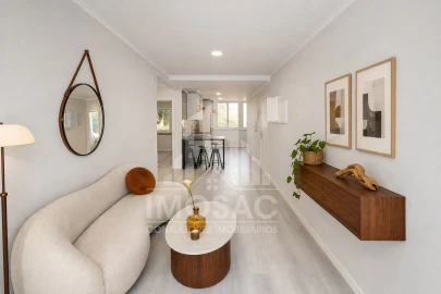 Apartamento T2 para Venda em Benfica