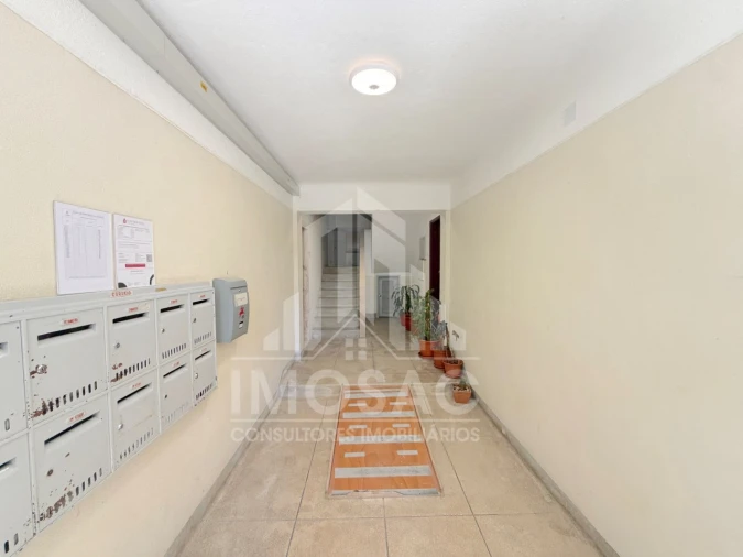 Apartamento T2 para Venda em Benfica Foto 11