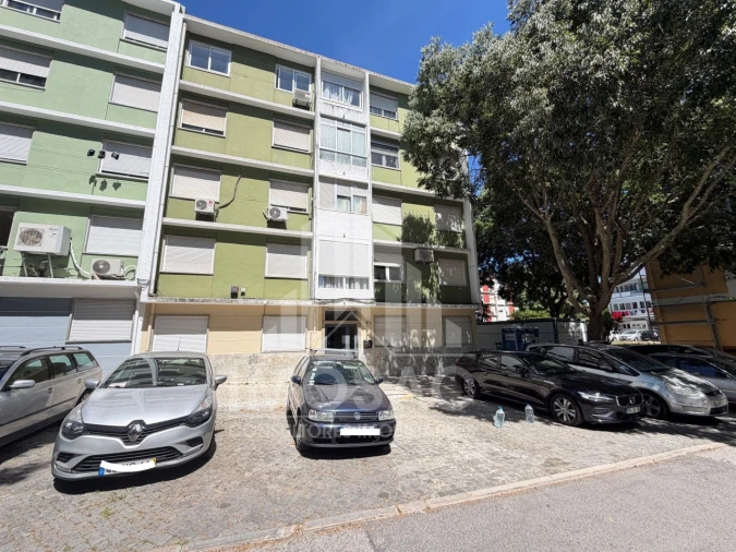 Apartamento T2 para Venda em Benfica Foto 13