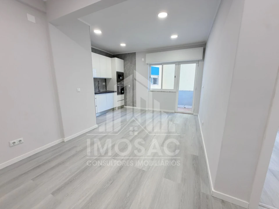 Apartamento T1 para Venda em Venteira Foto 13