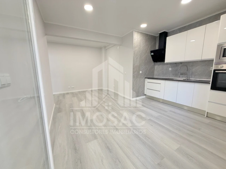 Apartamento T1 para Venda em Venteira Foto 16