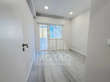 Apartamento T1 para Venda em Venteira