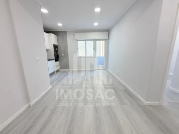 Apartamento T1 para Venda em Venteira