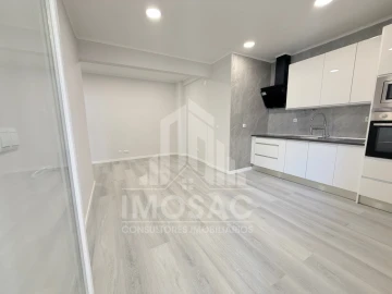 Apartamento T1 para Venda em Venteira