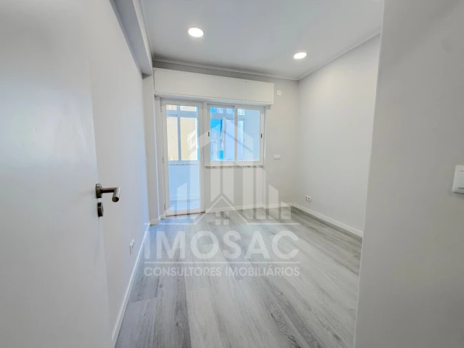Apartamento T1 para Venda em Venteira Foto 7