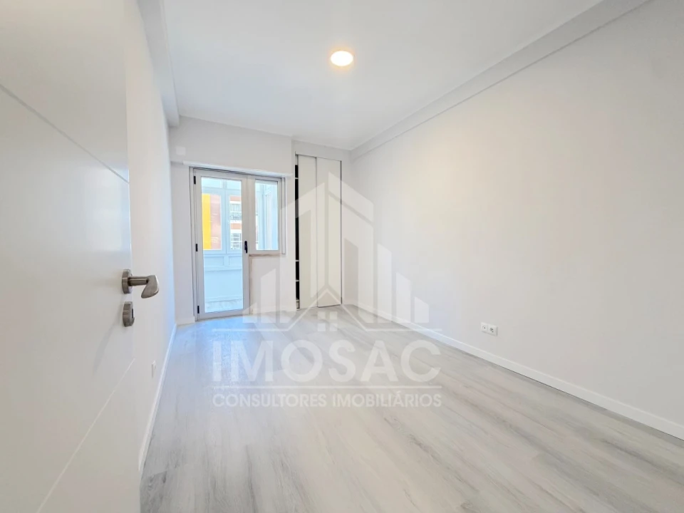 Apartamento T2 para Venda em Oeiras e São Julião da Barra, Paço de Arcos e Caxias Foto 16