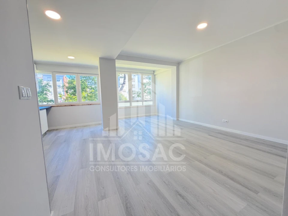 Apartamento T2 para Venda em Oeiras e São Julião da Barra, Paço de Arcos e Caxias Foto 2