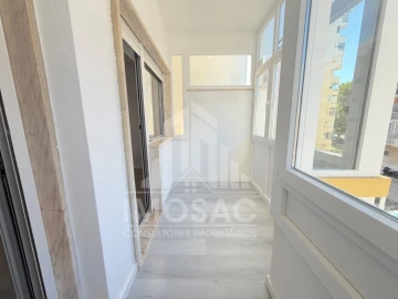 Apartamento T2 para Venda em Oeiras e São Julião da Barra, Paço de Arcos e Caxias