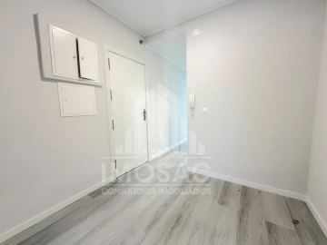 Apartamento T2 para Venda em Oeiras e São Julião da Barra, Paço de Arcos e Caxias