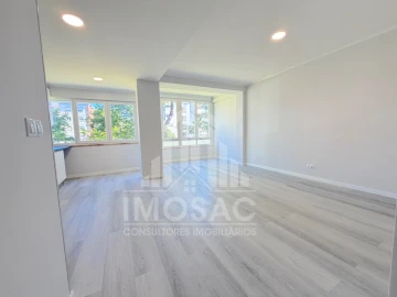 Apartamento T2 para Venda em Oeiras e São Julião da Barra, Paço de Arcos e Caxias