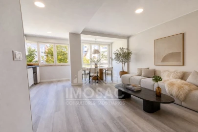 Apartamento T2 para Venda em Oeiras e São Julião da Barra, Paço de Arcos e Caxias