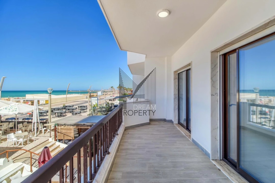 Apartamento T3 para Venda em Quarteira Foto 3