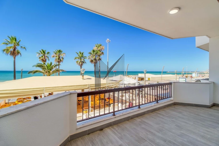 Apartamento T3 para Venda em Quarteira Foto 4