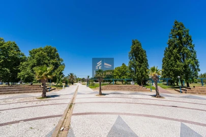 Apartamento T2 para Venda em Baixa da Banheira e Vale da Amoreira